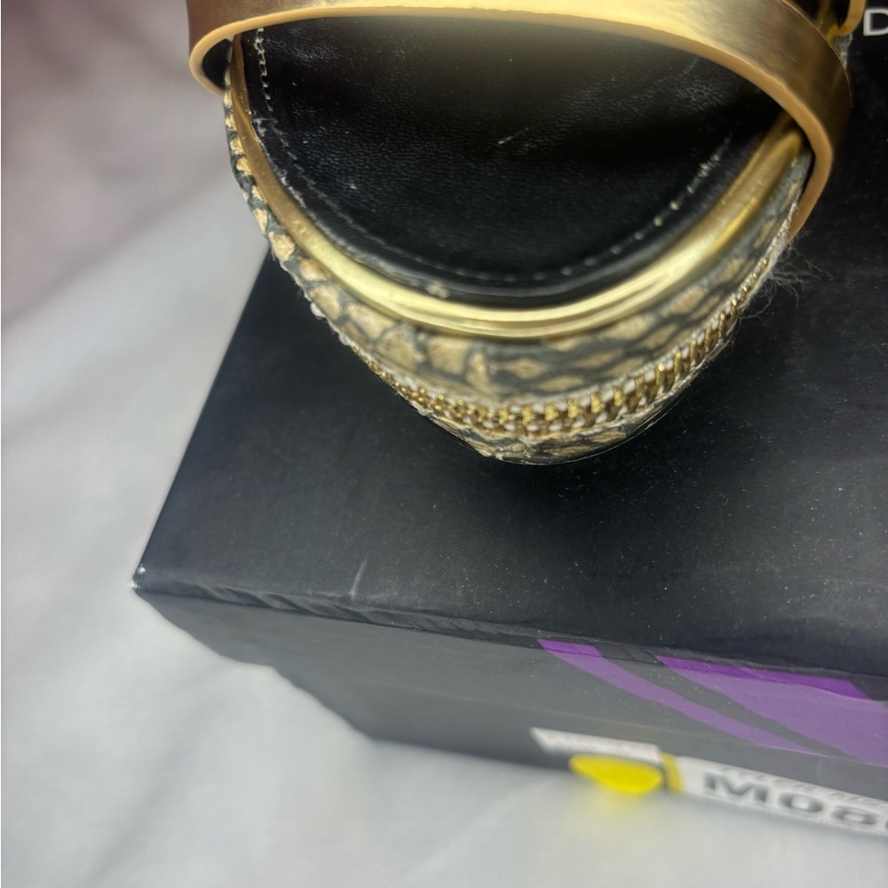 Donald J. Pliner Gold and Black Heels - Picture 4 of 15